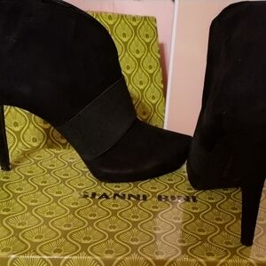 Stylish Black Ankle Boots By Gianni Bini